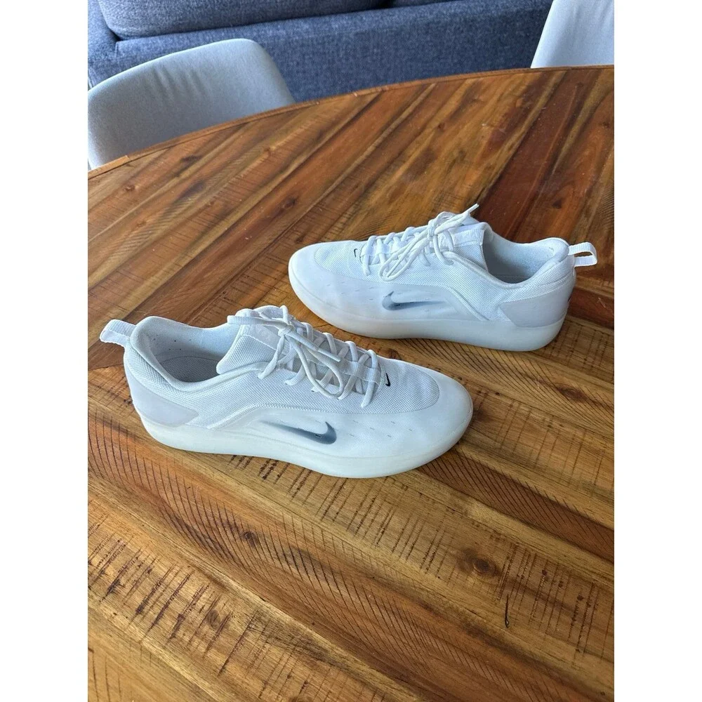 Nike SB Zoom Nyjah 4 Skate Shoes Men’s 10.5 White White Skateboarding Streetwear